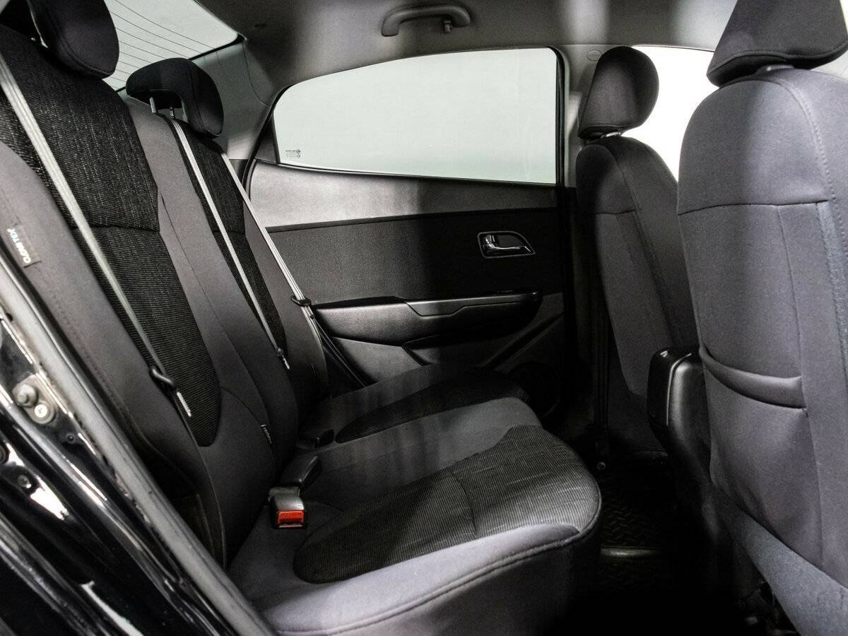 Kia Rio с пробегом — 2012 год. Фото: #12