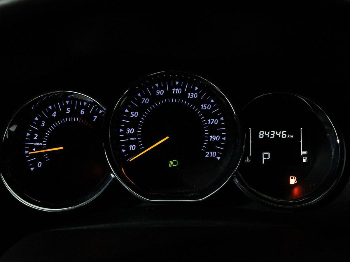 Renault Sandero с пробегом — 2019 год. Фото: #23