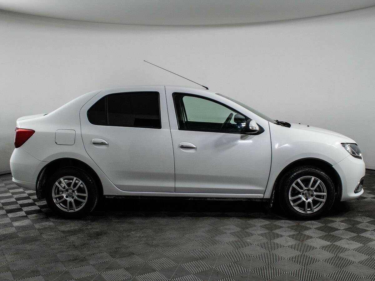 Renault Logan с пробегом — 2017 год. Фото: #3