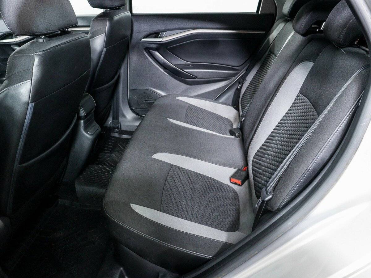 Lada (ВАЗ) Vesta с пробегом — 2018 год. Фото: #8