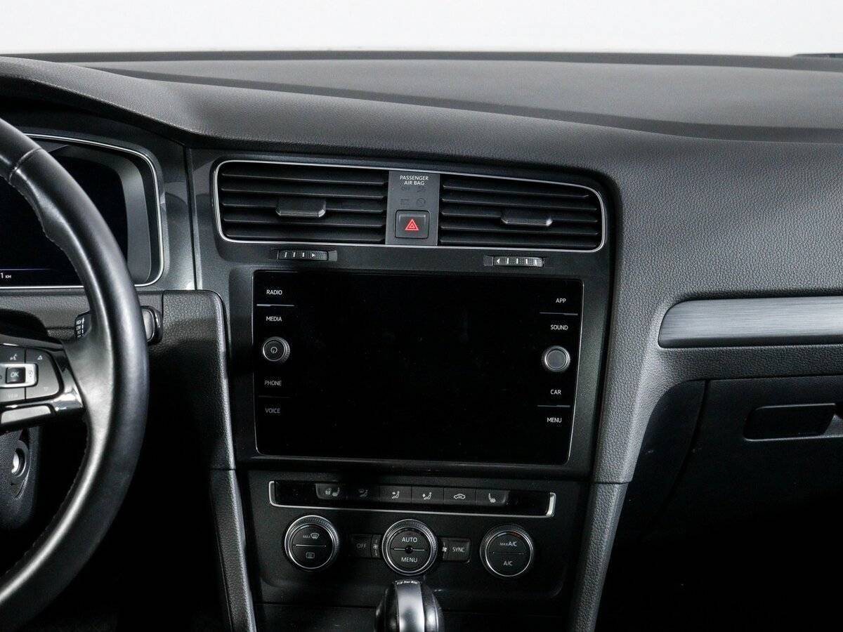 Volkswagen Golf с пробегом — 2018 год. Фото: #12