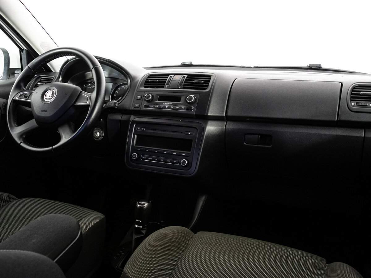 Skoda Fabia с пробегом — 2013 год. Фото: #8