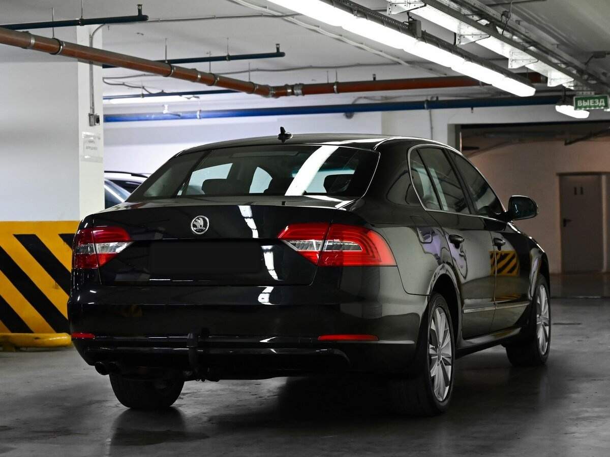 Skoda Superb с пробегом — 2013 год. Фото: #3