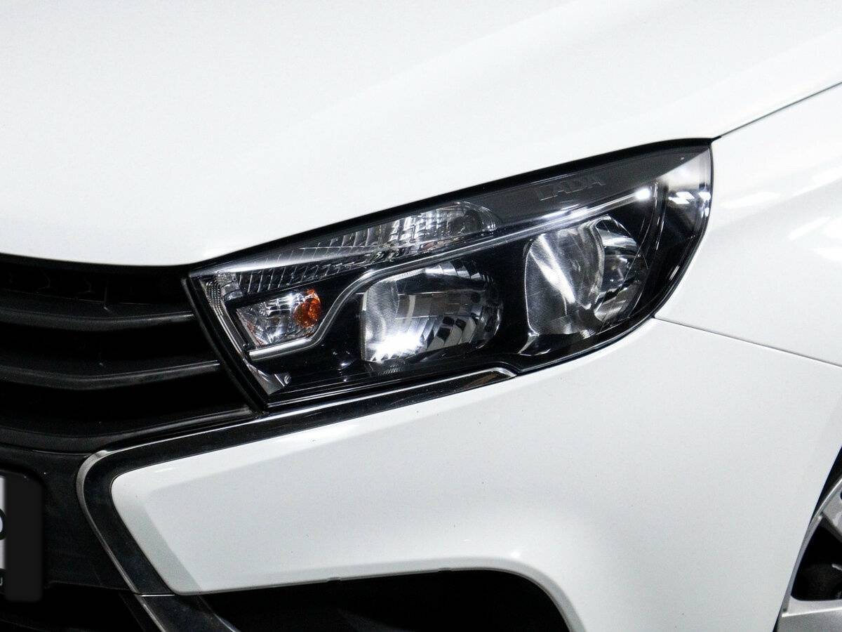 Lada (ВАЗ) Vesta с пробегом — 2018 год. Фото: #11