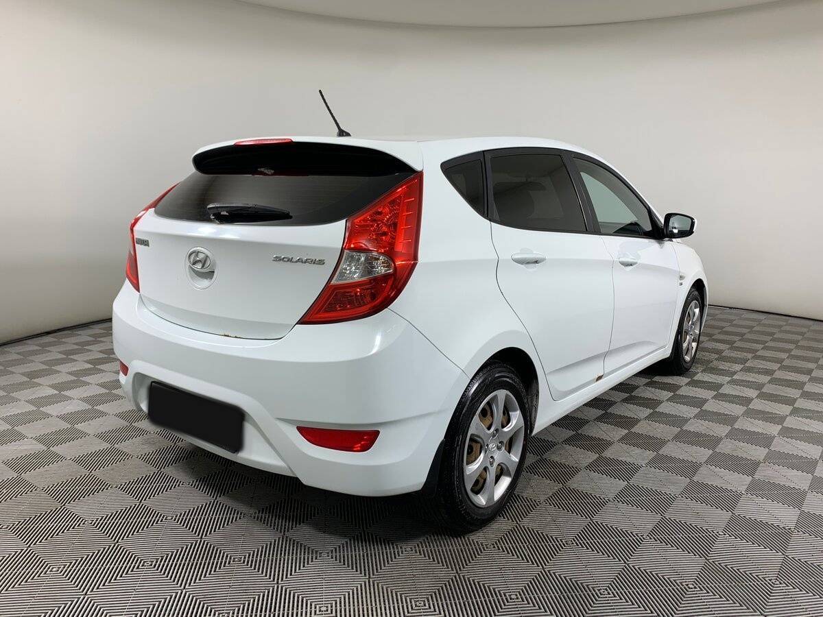Hyundai Solaris с пробегом — 2013 год. Фото: #4