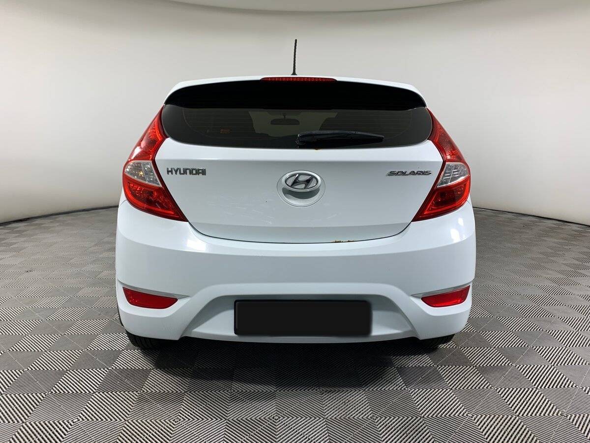 Hyundai Solaris с пробегом — 2013 год. Фото: #5