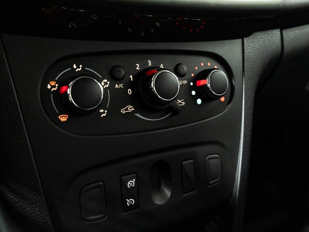 Renault Sandero с пробегом — 2021 год. Фото: #15