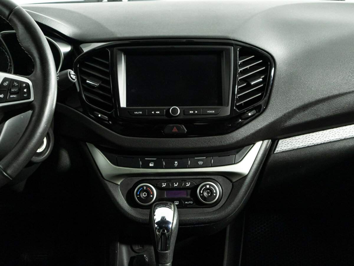 Lada (ВАЗ) Vesta с пробегом — 2021 год. Фото: #13