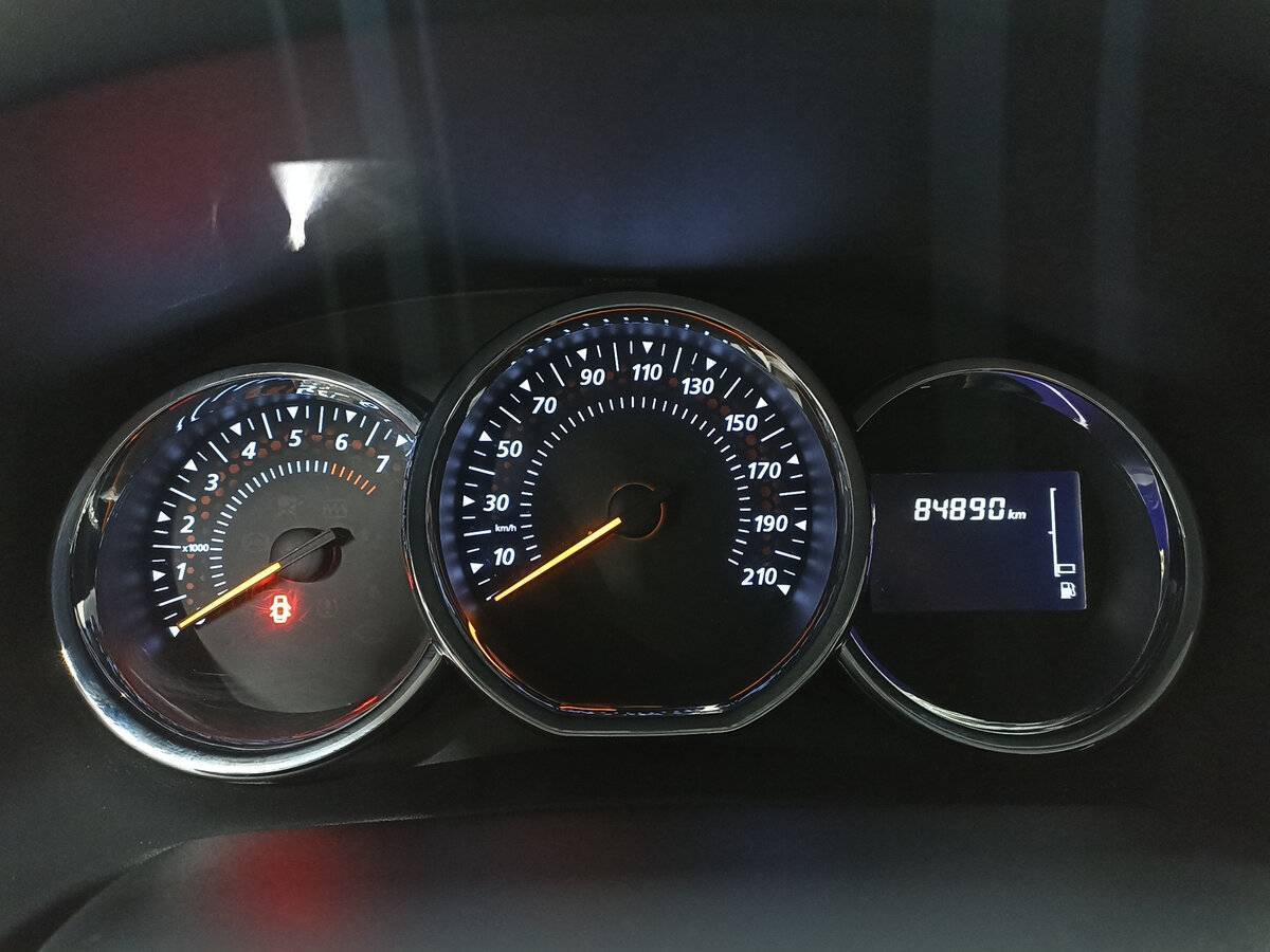 Renault Sandero с пробегом — 2018 год. Фото: #12