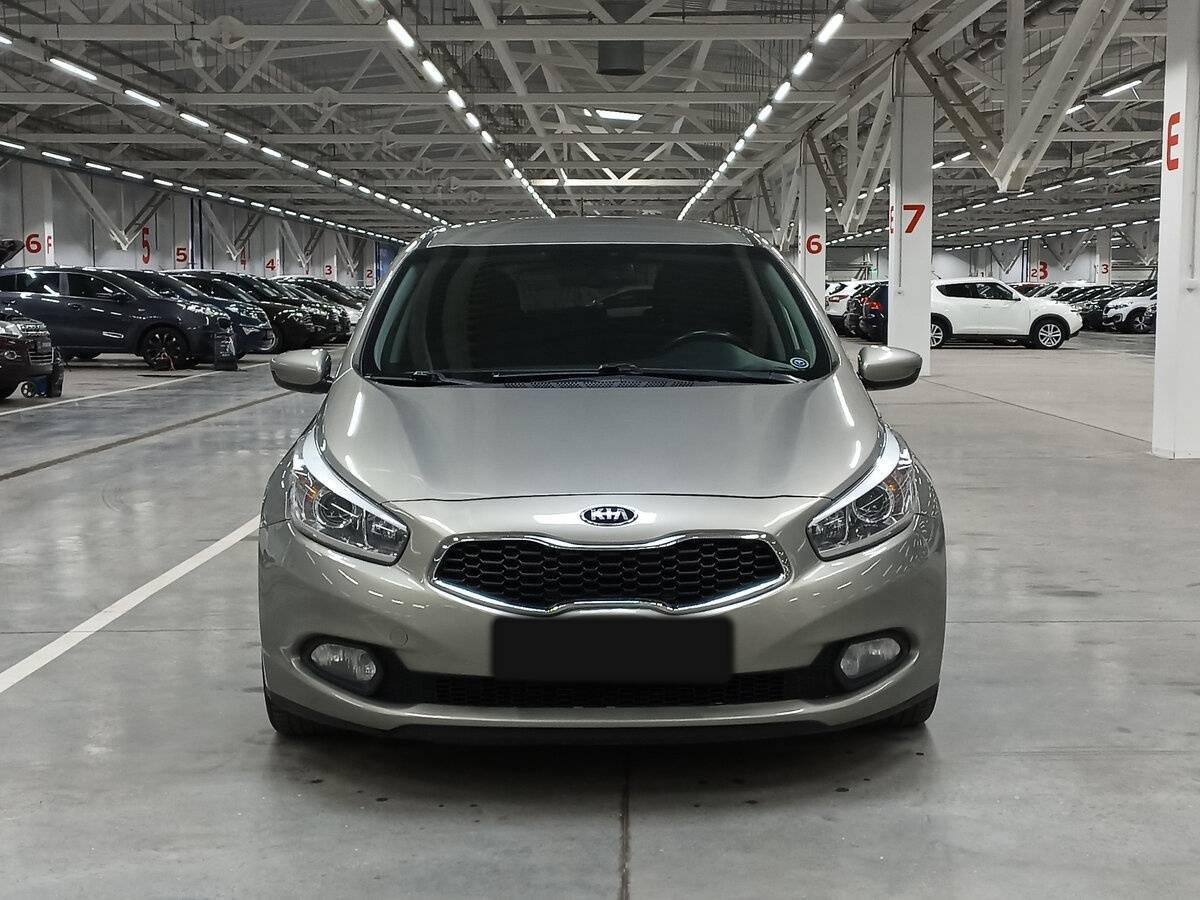 Kia Ceed с пробегом — 2015 год. Фото: #1