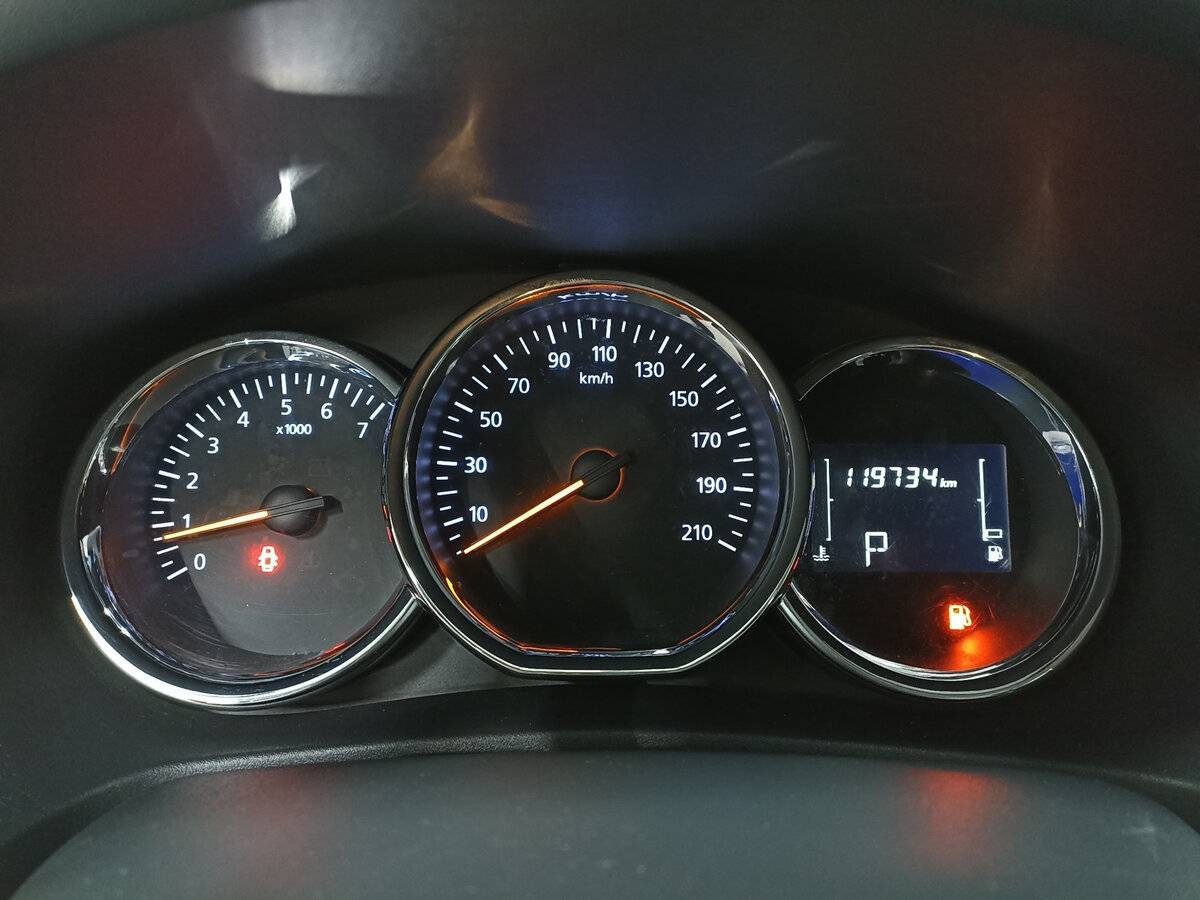 Renault Logan с пробегом — 2020 год. Фото: #12