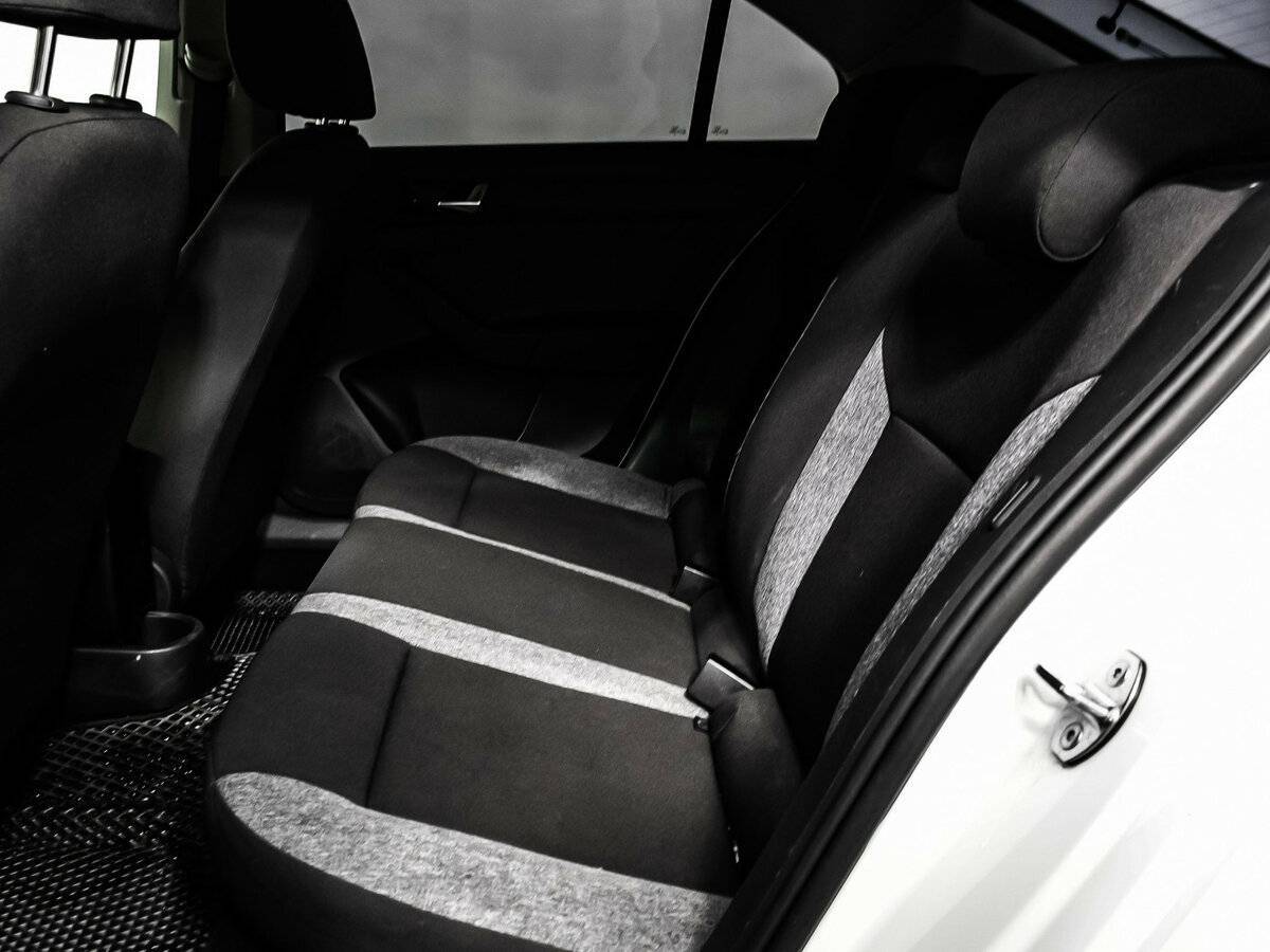 Skoda Rapid с пробегом — 2021 год. Фото: #11