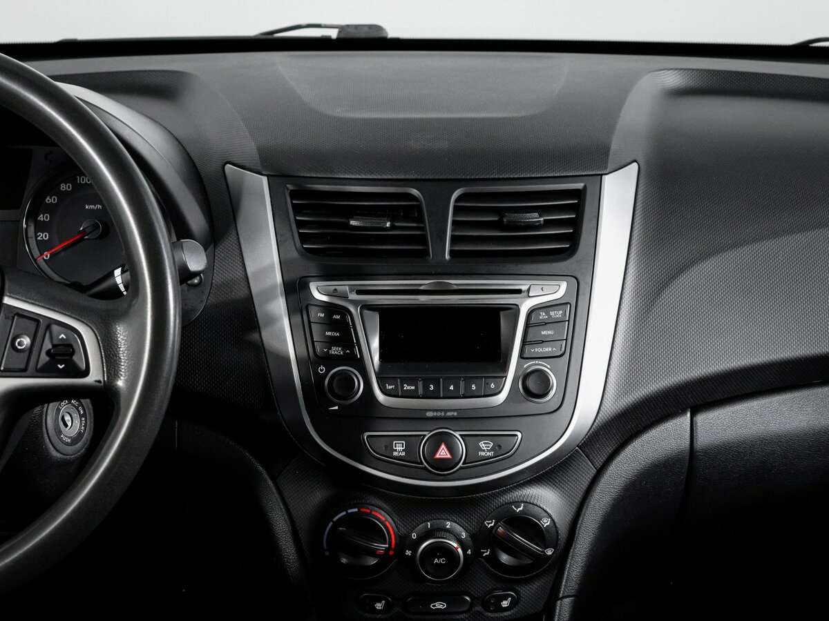 Hyundai Solaris с пробегом — 2016 год. Фото: #12