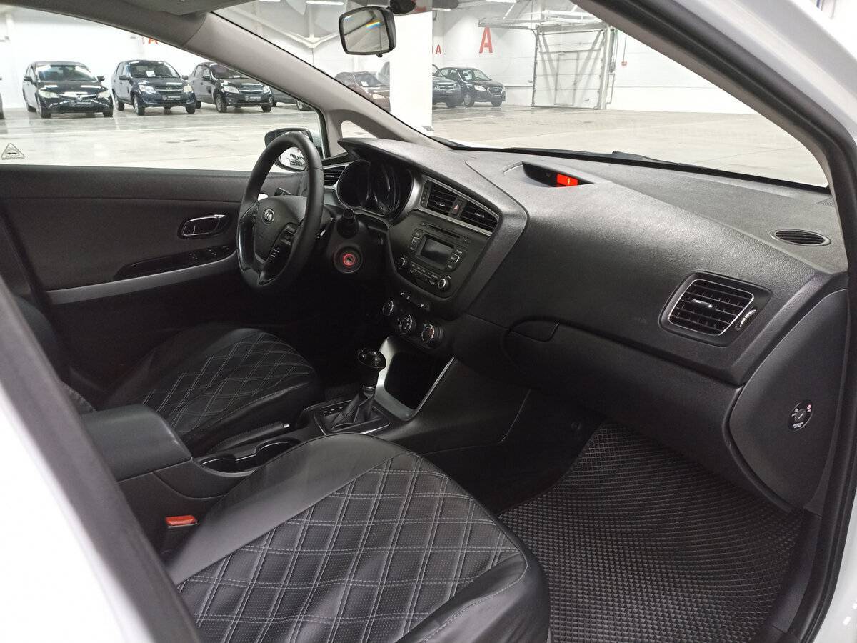 Kia Ceed с пробегом — 2015 год. Фото: #10