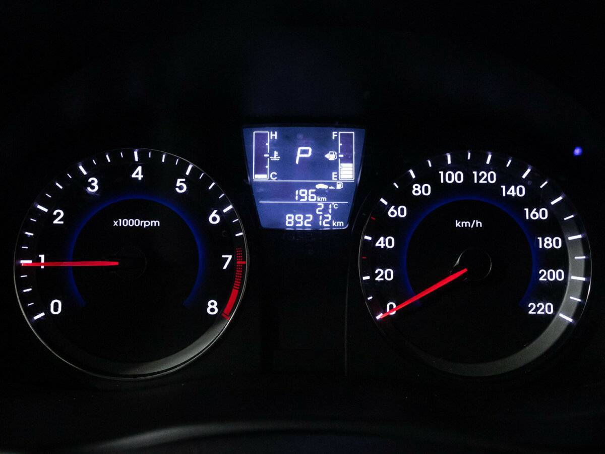 Hyundai Solaris с пробегом — 2016 год. Фото: #11