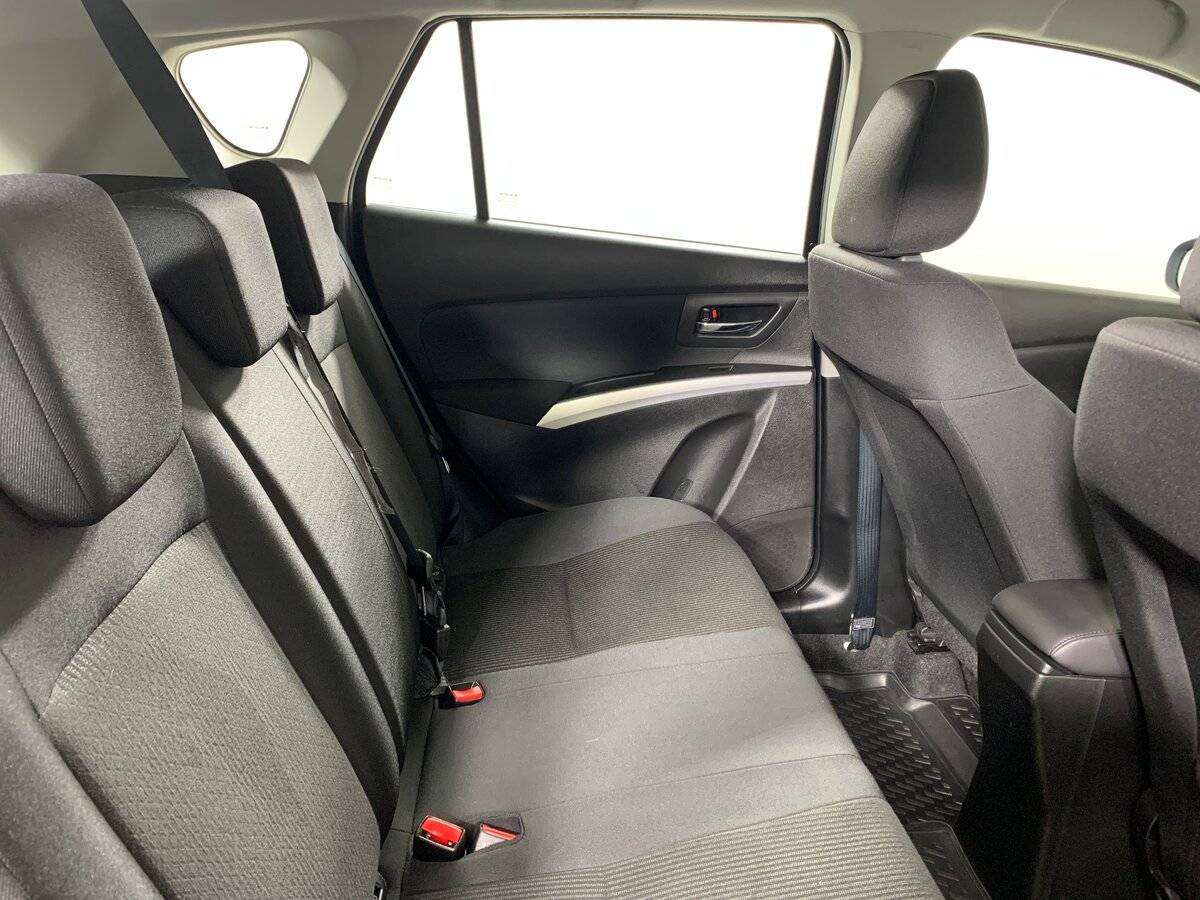 Suzuki SX4 с пробегом — 2018 год. Фото: #16