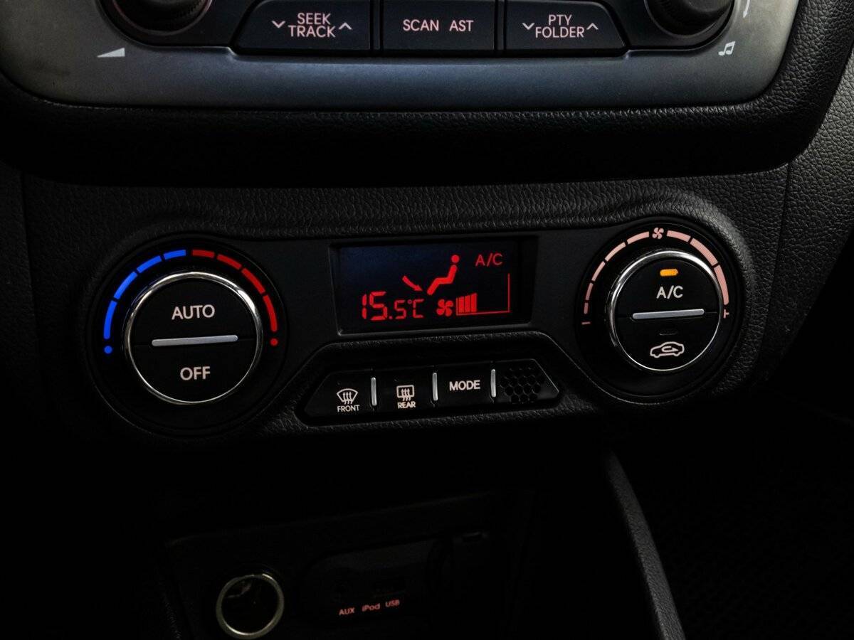 Kia Rio с пробегом — 2012 год. Фото: #10