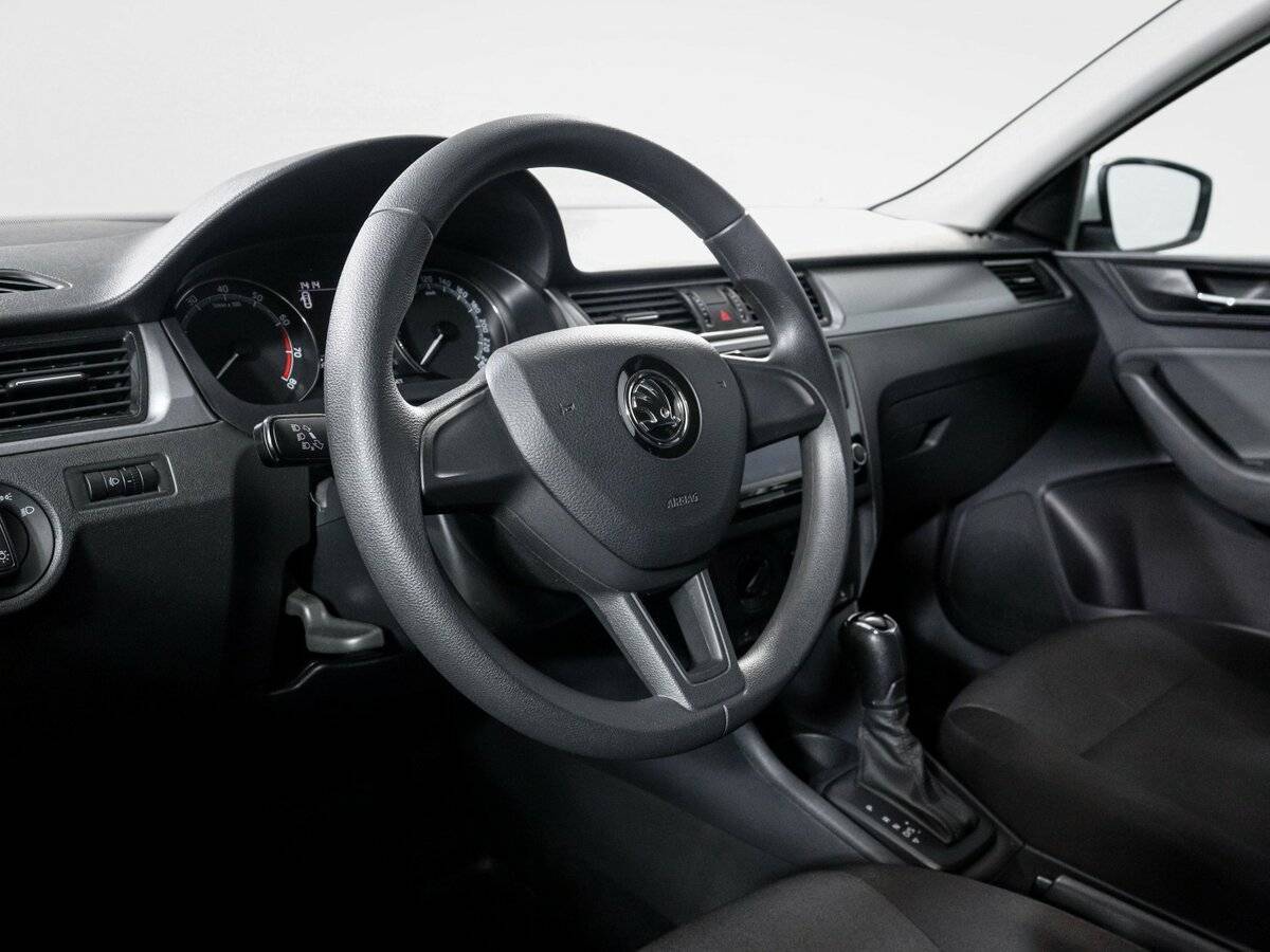 Skoda Rapid с пробегом — 2019 год. Фото: #13