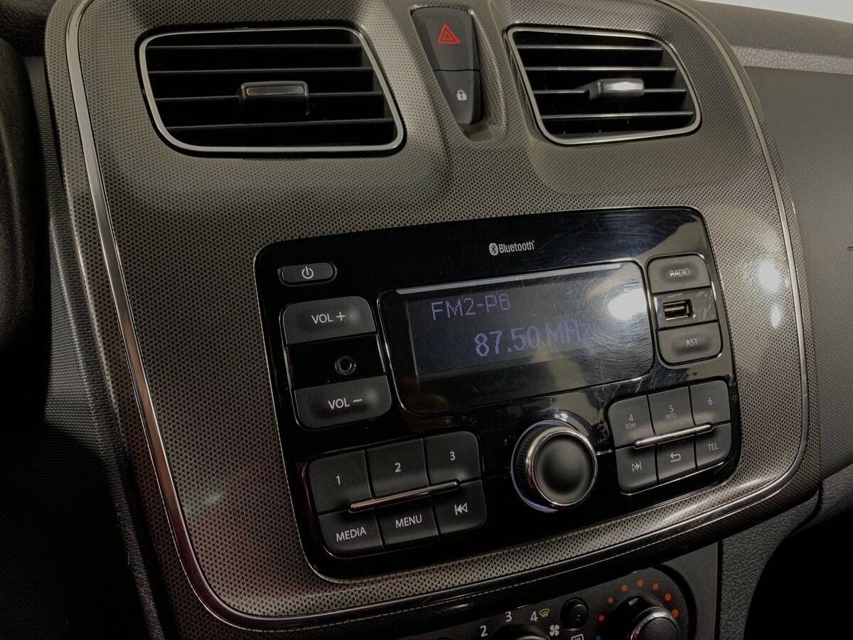 Renault Logan с пробегом — 2019 год. Фото: #14