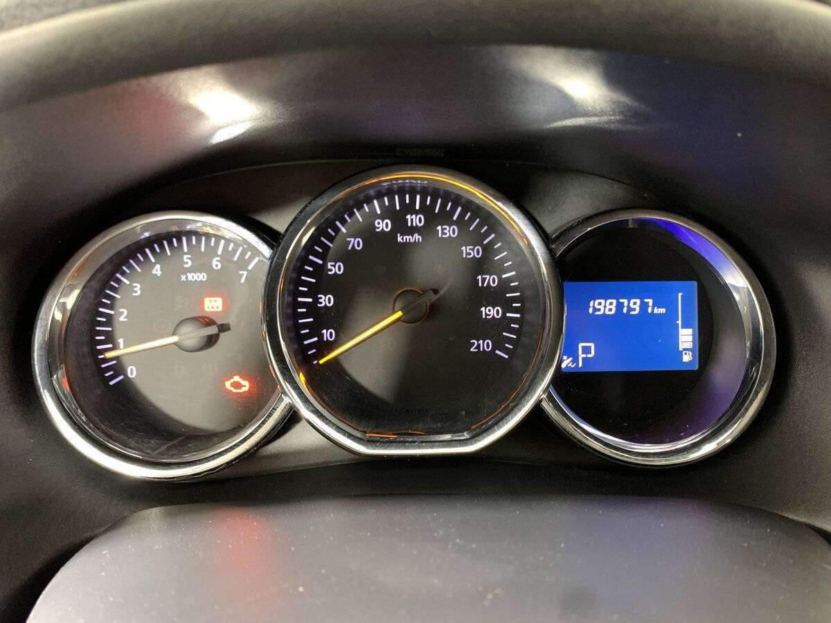 Renault Logan с пробегом — 2017 год. Фото: #13