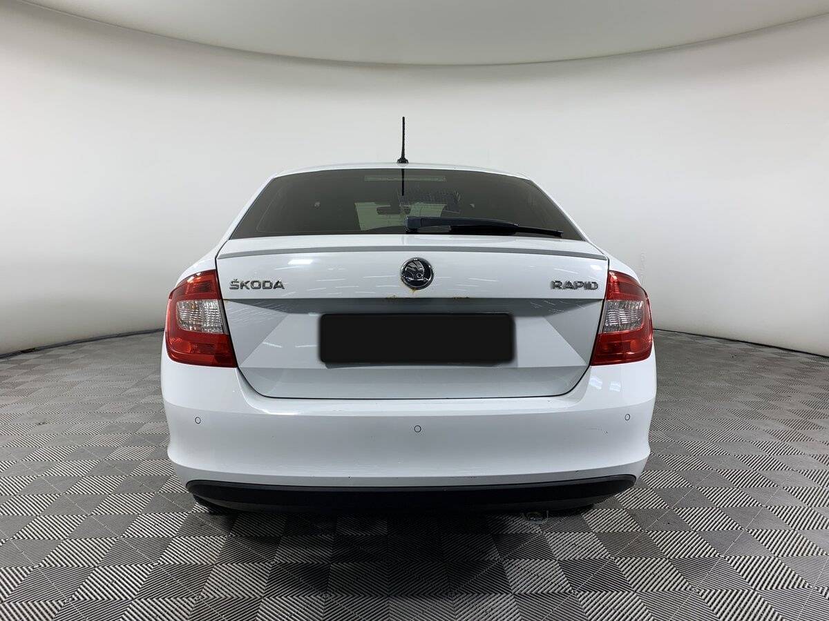 Skoda Rapid с пробегом — 2016 год. Фото: #5
