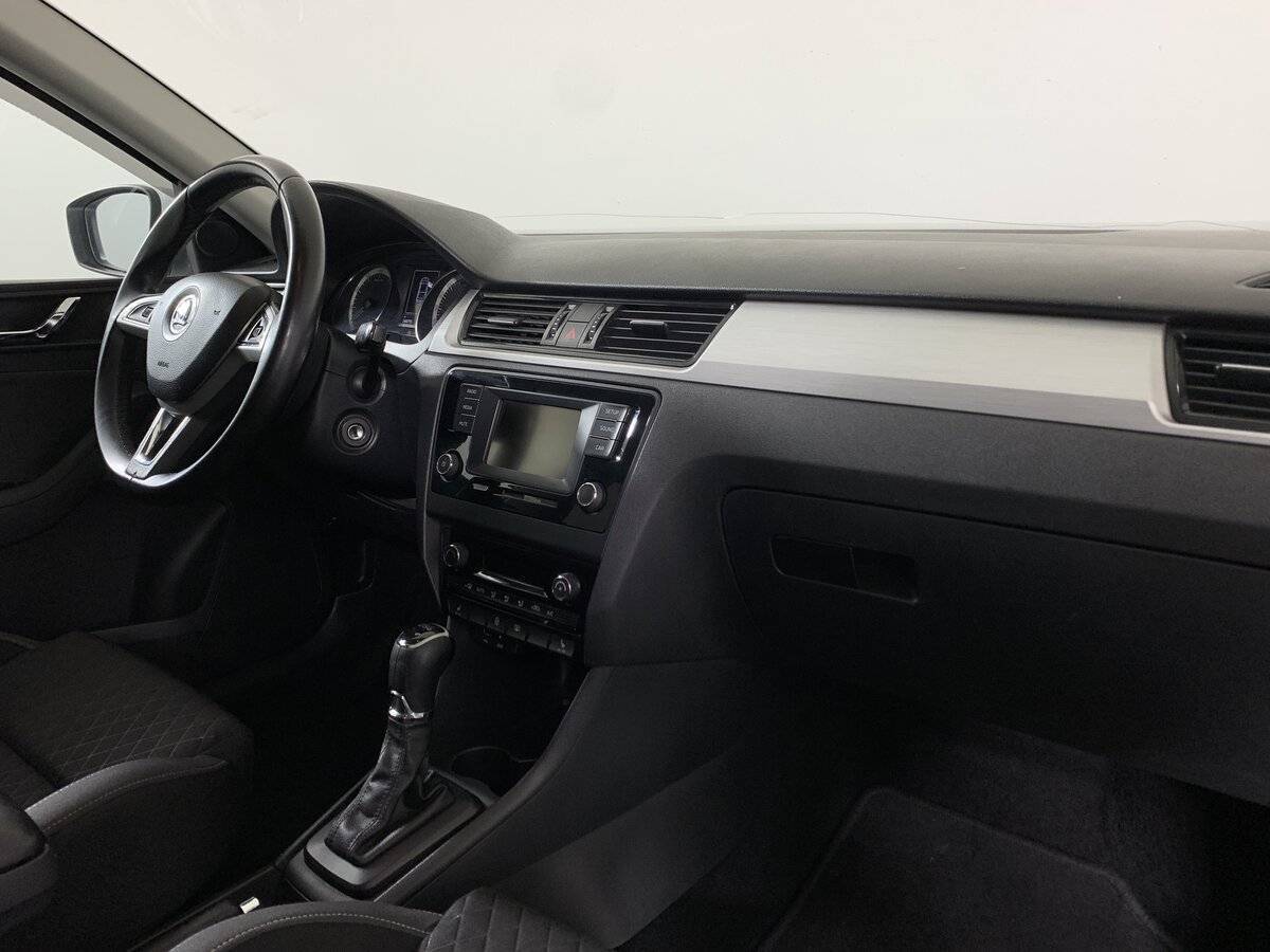 Skoda Rapid с пробегом — 2016 год. Фото: #12