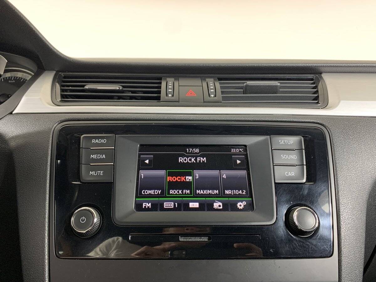 Skoda Rapid с пробегом — 2016 год. Фото: #14