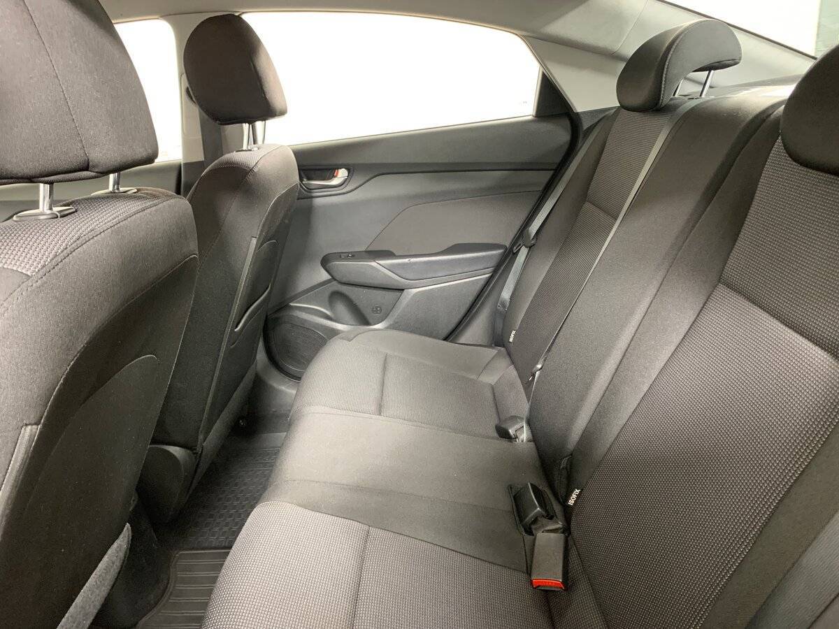 Hyundai Solaris с пробегом — 2017 год. Фото: #17