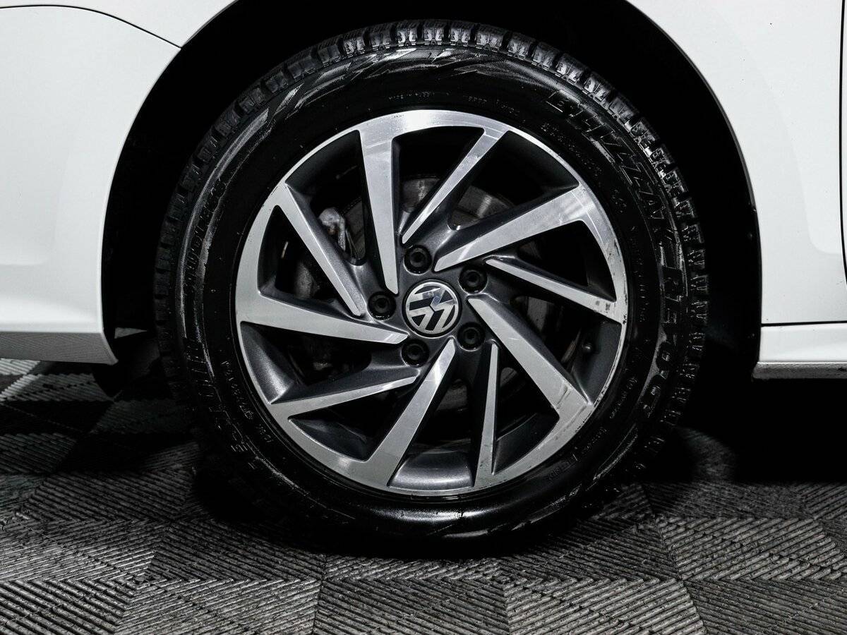 Volkswagen Jetta с пробегом — 2017 год. Фото: #14