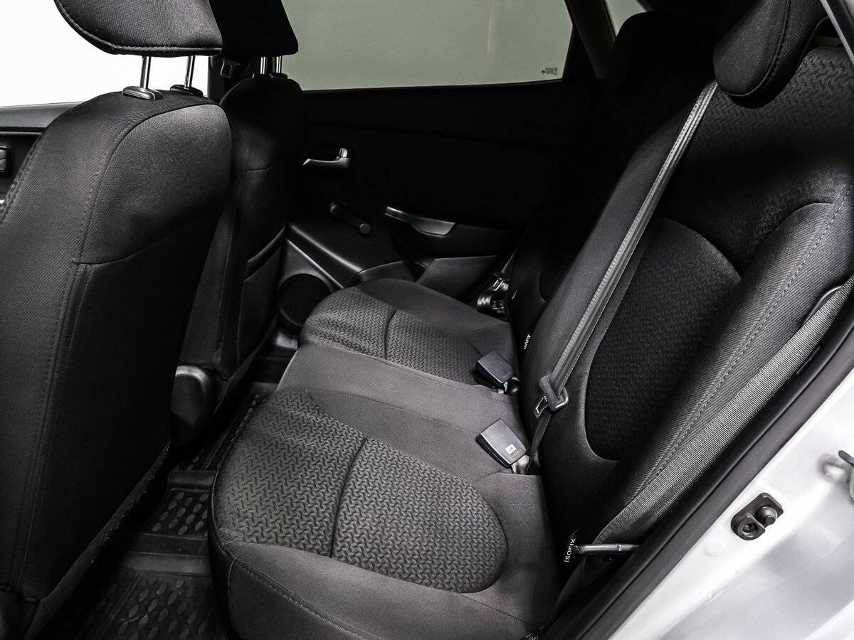 Kia Rio с пробегом — 2017 год. Фото: #11