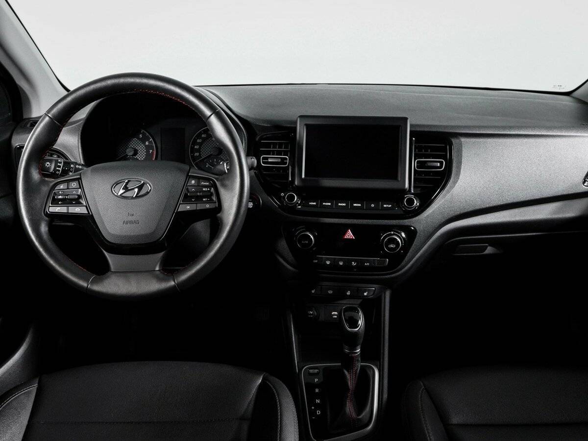 Hyundai Solaris с пробегом — 2020 год. Фото: #11