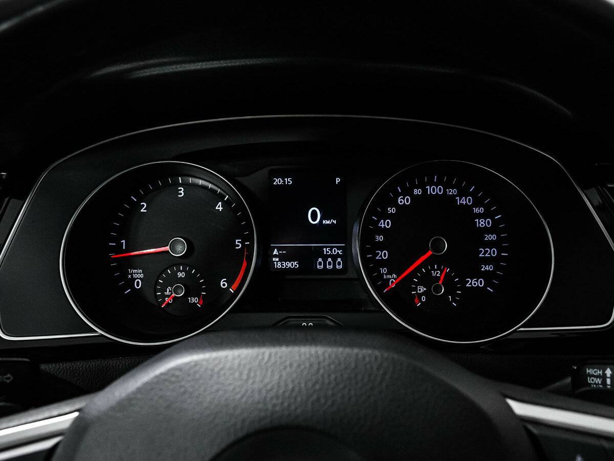 Volkswagen Passat с пробегом — 2019 год. Фото: #9