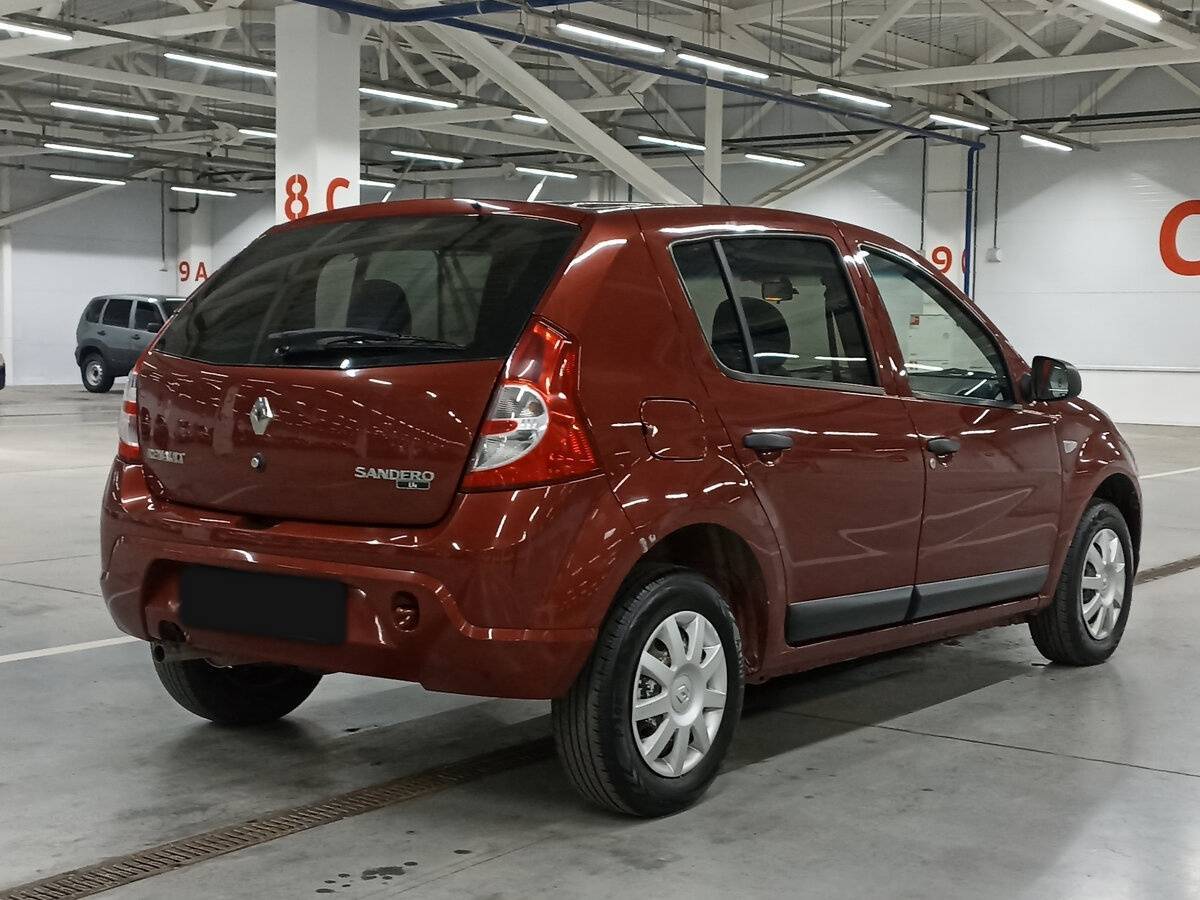 Renault Sandero с пробегом — 2013 год. Фото: #4