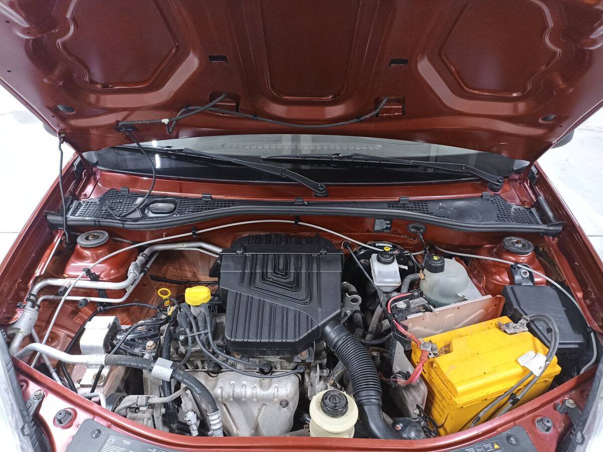 Renault Sandero с пробегом — 2013 год. Фото: #8