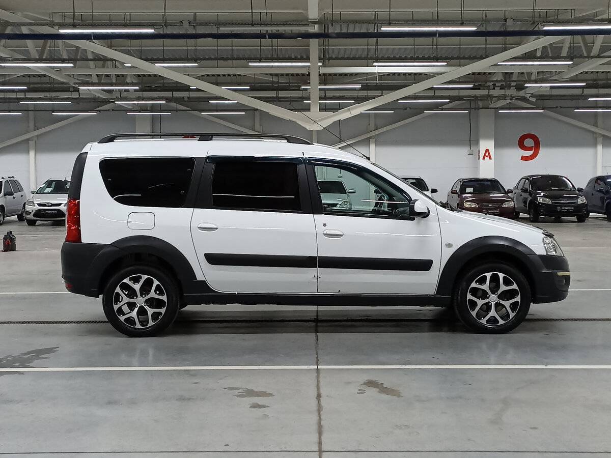 Lada (ВАЗ) Largus с пробегом — 2017 год. Фото: #3