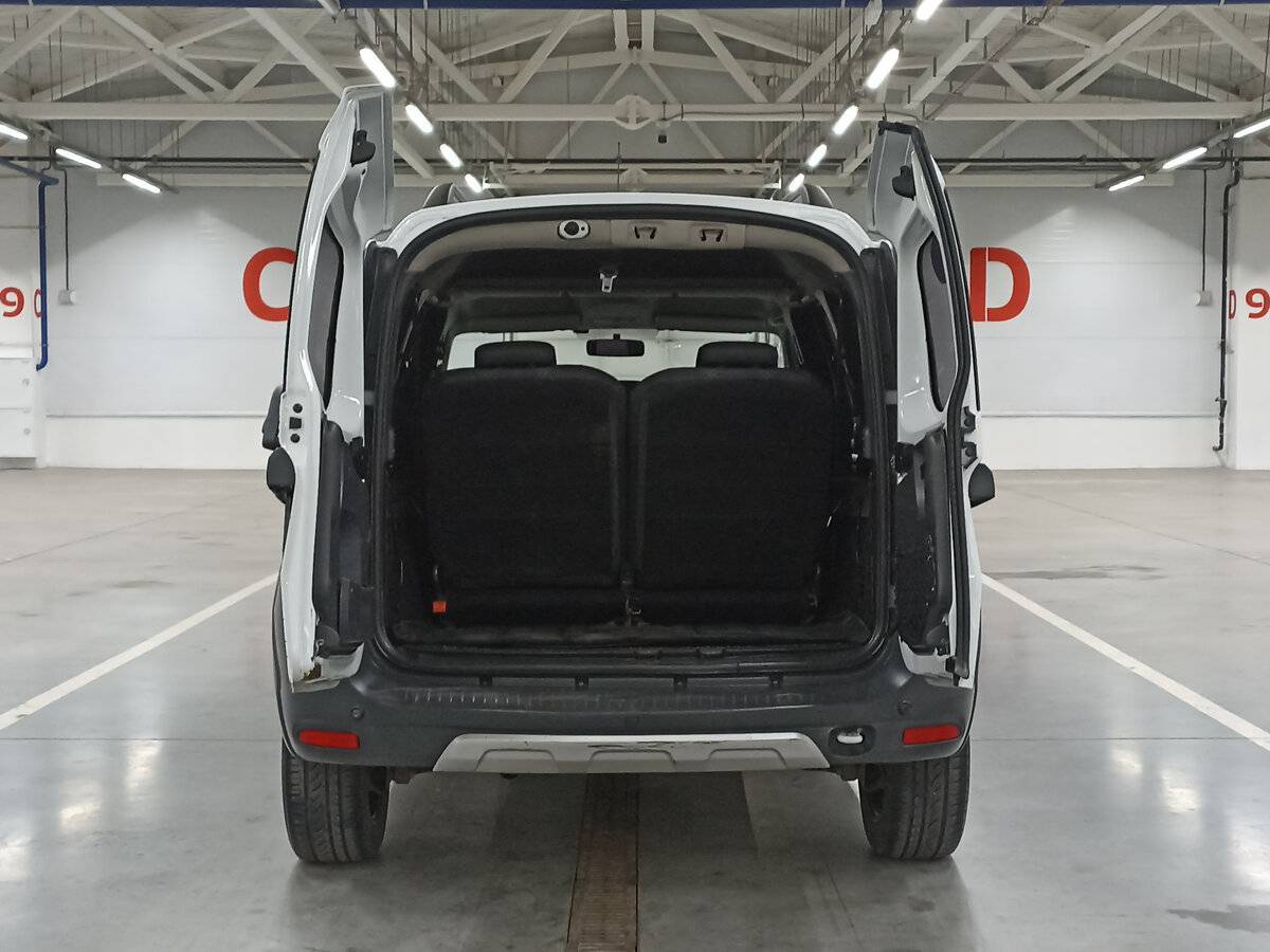 Lada (ВАЗ) Largus с пробегом — 2017 год. Фото: #9