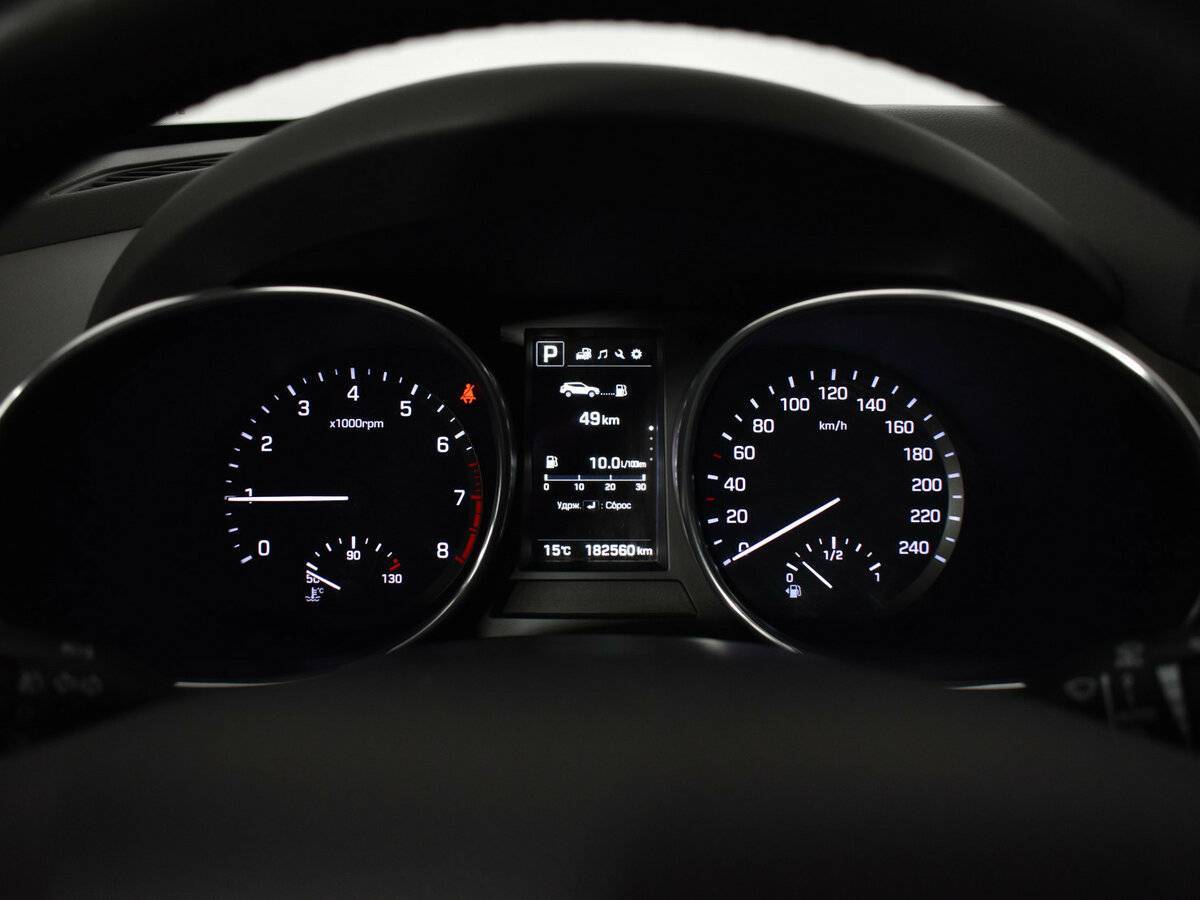 Hyundai Santa Fe с пробегом — 2015 год. Фото: #12