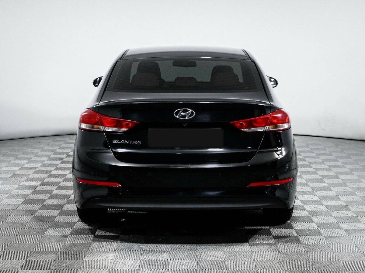 Hyundai Elantra с пробегом — 2016 год. Фото: #4