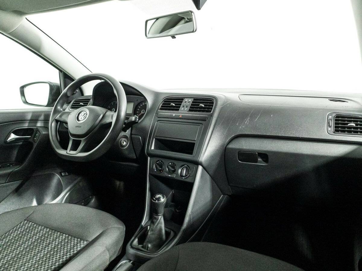 Volkswagen Polo с пробегом — 2016 год. Фото: #8