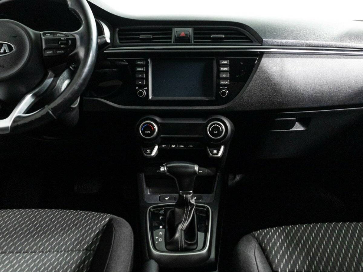 Kia Rio с пробегом — 2018 год. Фото: #13