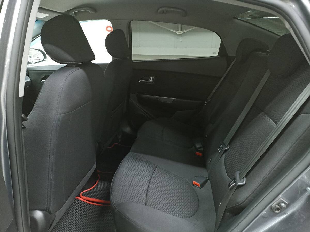 Kia Rio с пробегом — 2016 год. Фото: #11