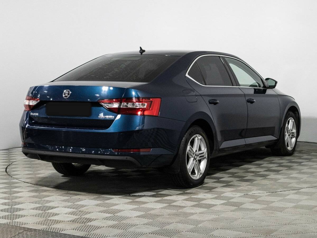 Skoda Superb с пробегом — 2015 год. Фото: #4