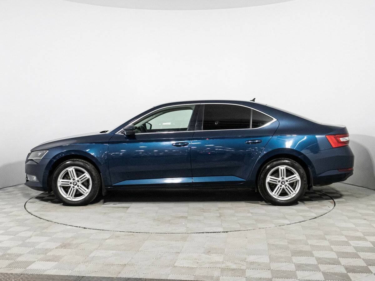 Skoda Superb с пробегом — 2015 год. Фото: #7