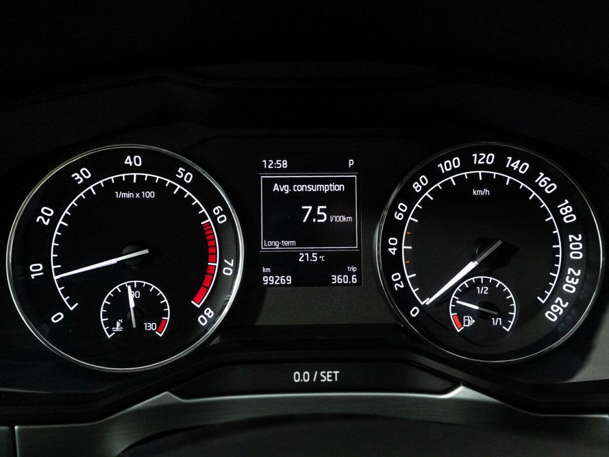 Skoda Superb с пробегом — 2015 год. Фото: #11