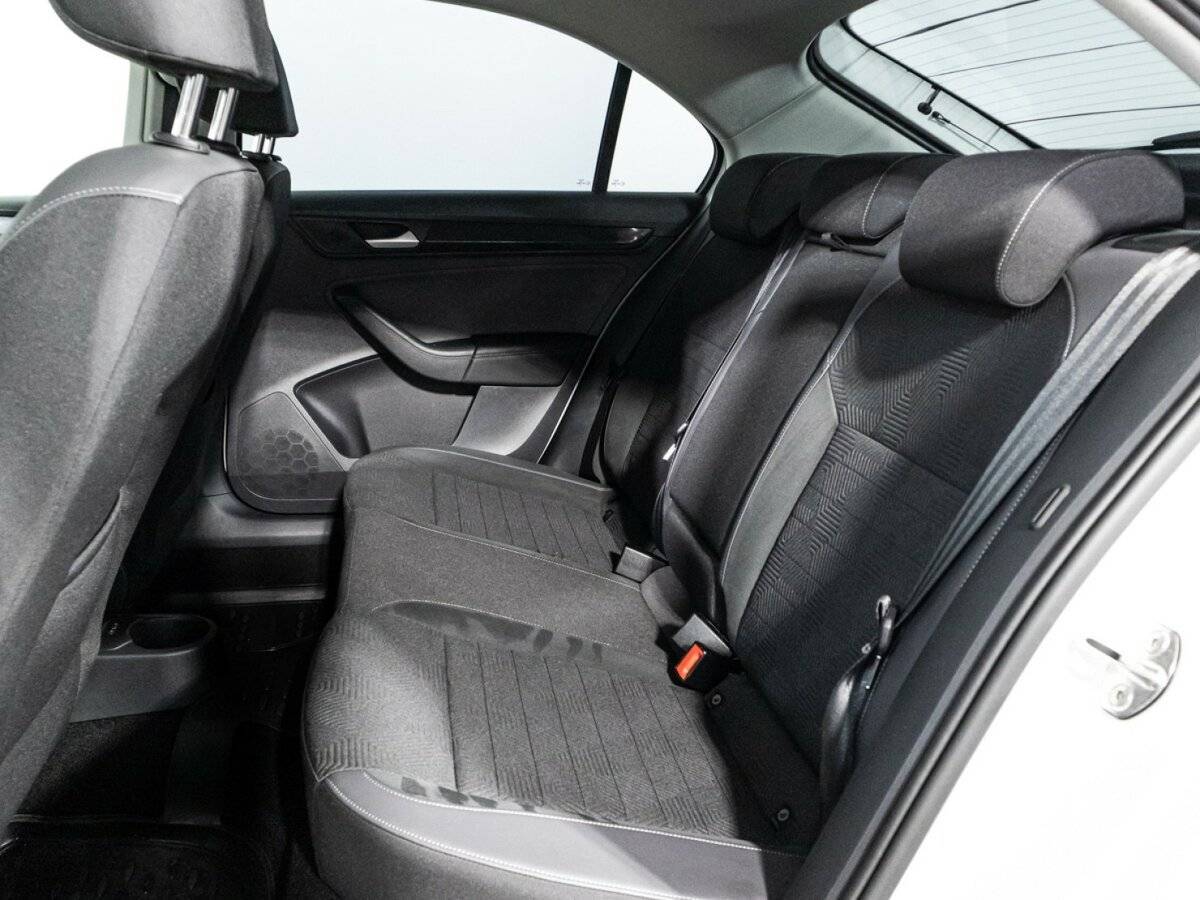 Volkswagen Polo с пробегом — 2020 год. Фото: #9