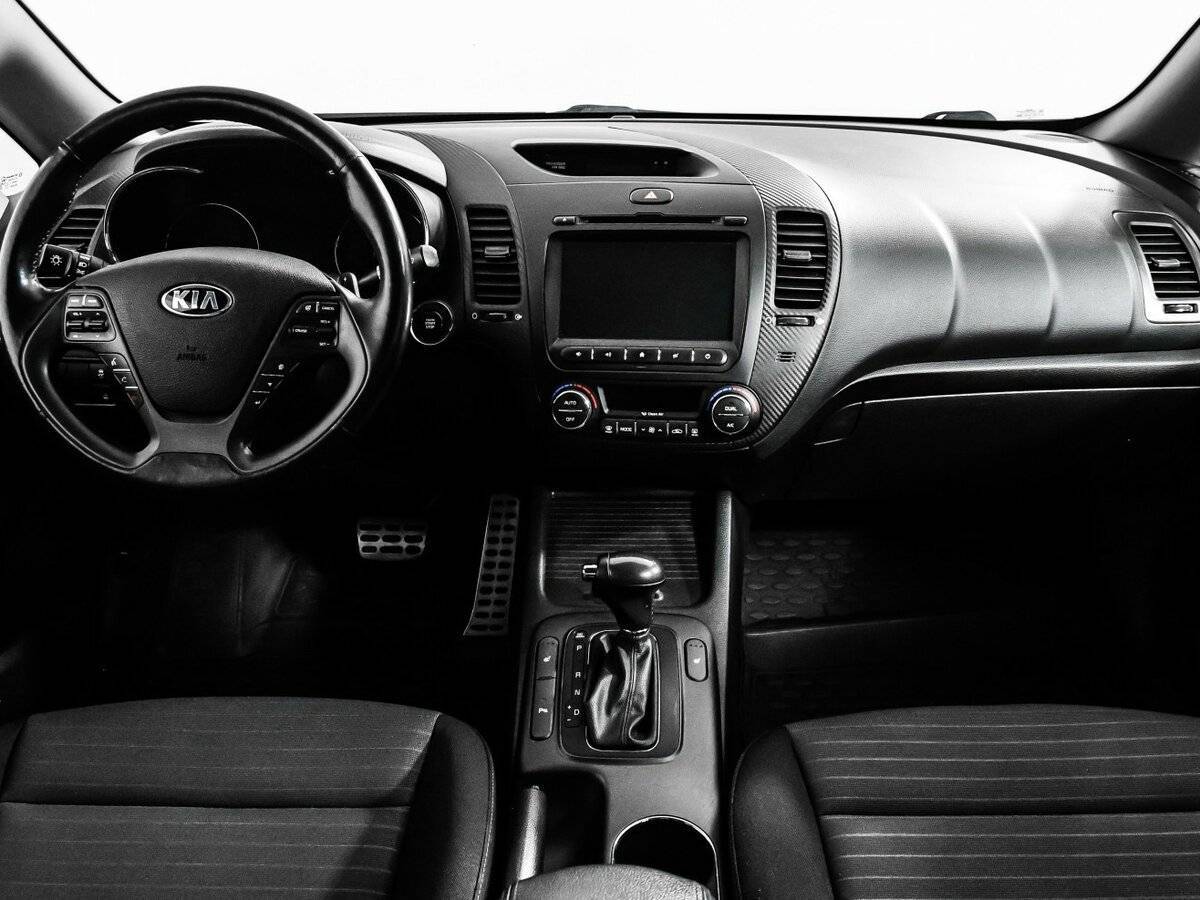 Kia Cerato с пробегом — 2015 год. Фото: #10