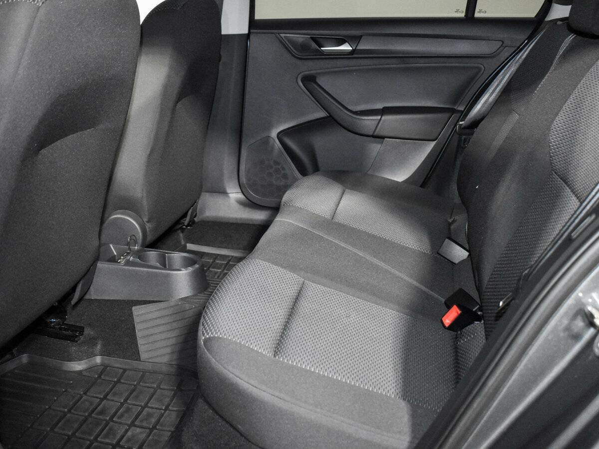 Volkswagen Polo с пробегом — 2021 год. Фото: #10