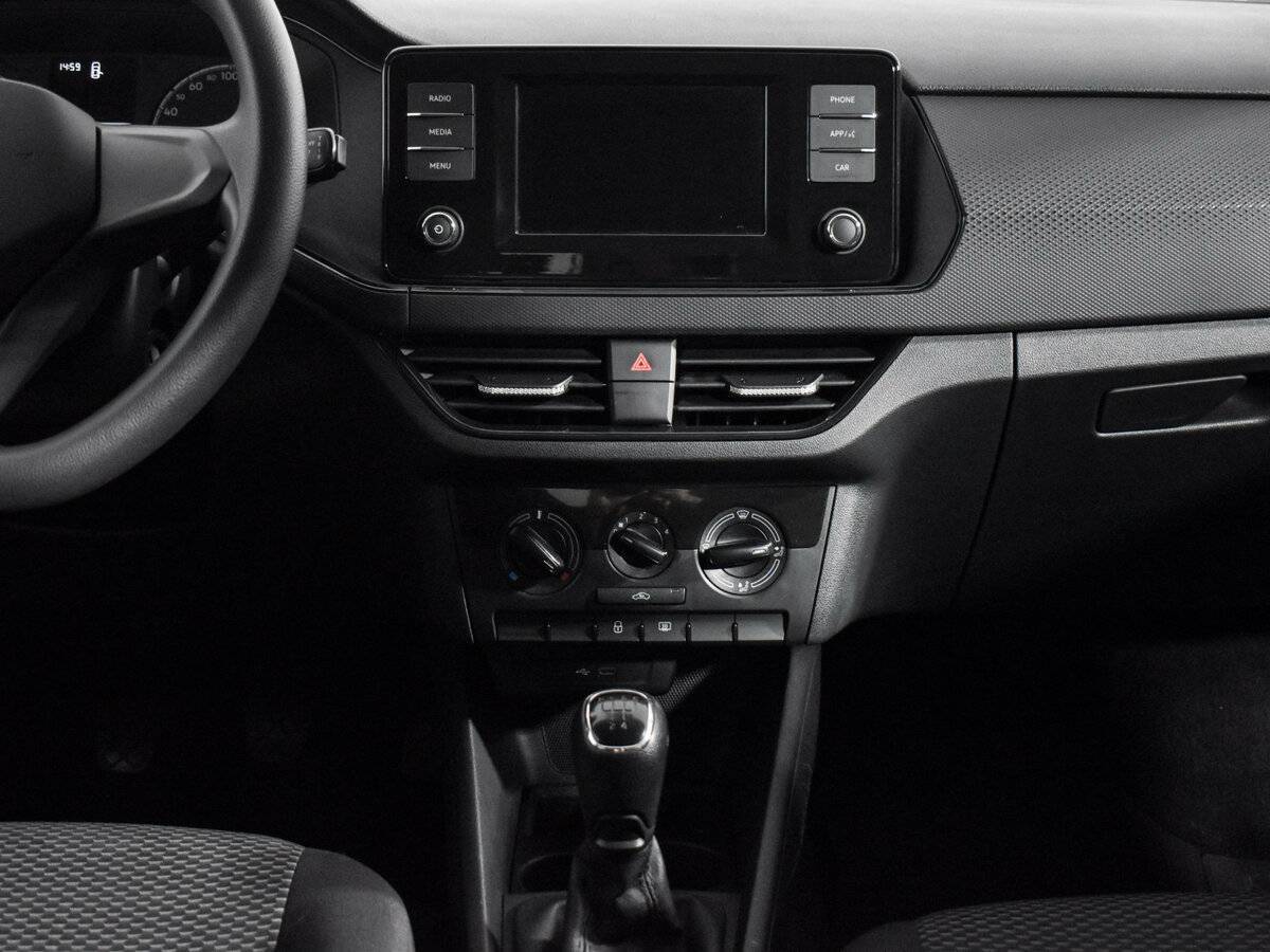 Volkswagen Polo с пробегом — 2021 год. Фото: #12