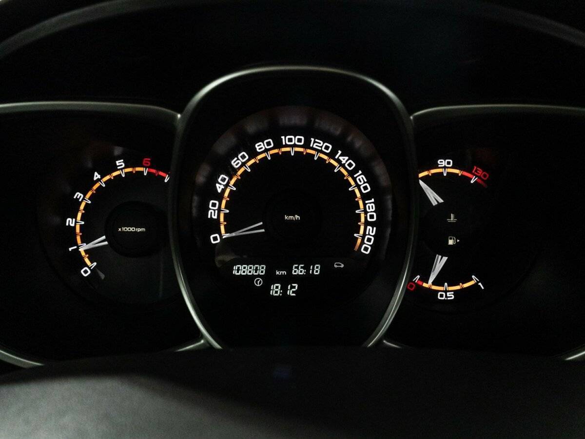 Lada (ВАЗ) Vesta с пробегом — 2019 год. Фото: #11