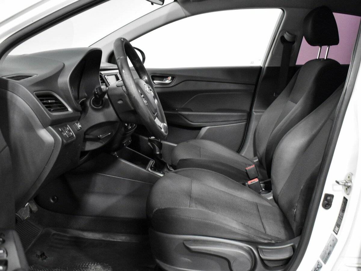 Hyundai Solaris с пробегом — 2017 год. Фото: #7